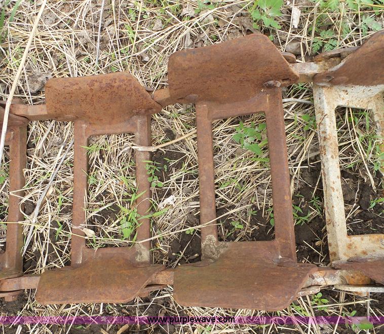 image for item AM9596 Grouser steel skid steer tracks