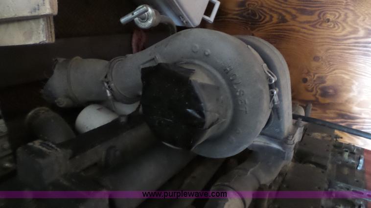 image for item AO9887 Cummins N14 six cylinder diesel engine