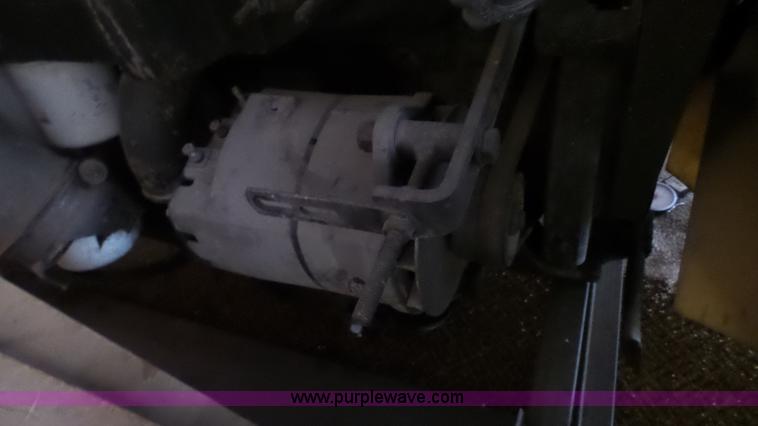 image for item AO9887 Cummins N14 six cylinder diesel engine