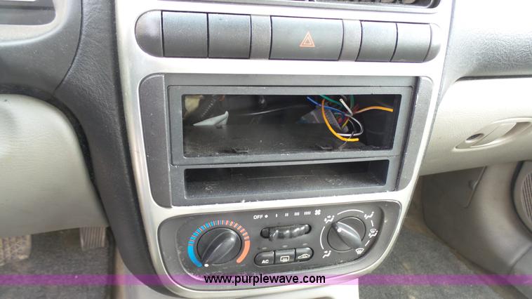 image for item AO9891 2003 Saturn L200