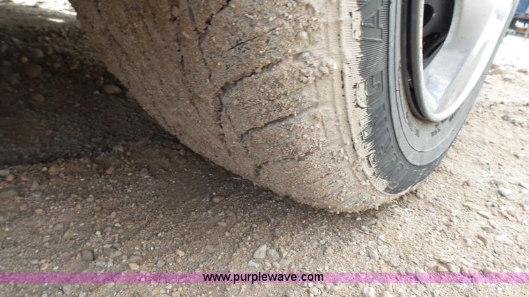 image for item AO9891 2003 Saturn L200