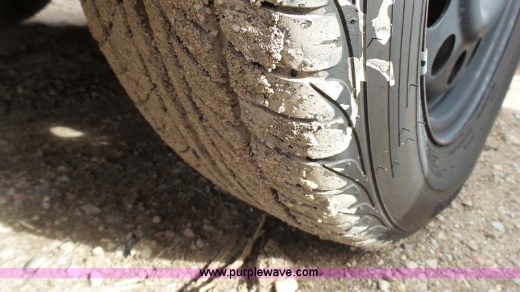 image for item AO9891 2003 Saturn L200