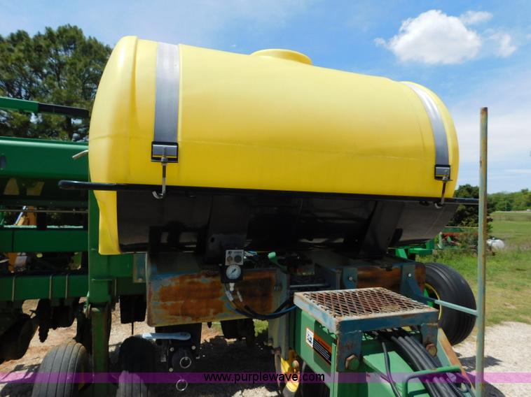 image for item AQ9670 John Deere 1535 grain drill