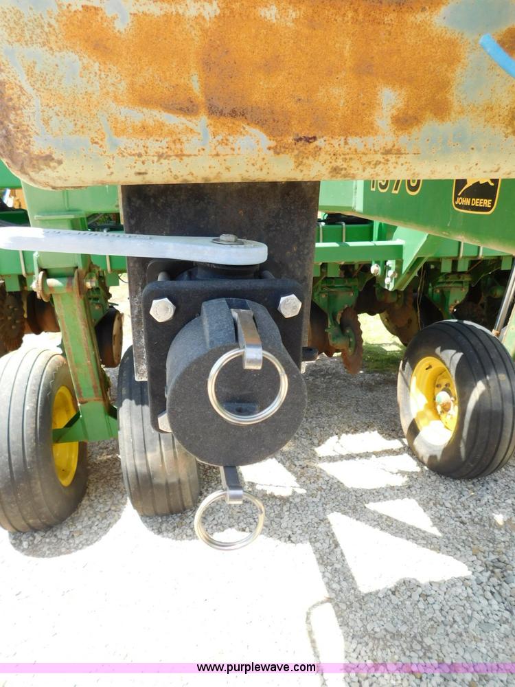 image for item AQ9670 John Deere 1535 grain drill