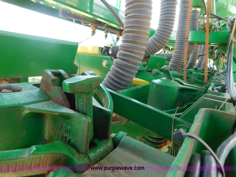 image for item AQ9670 John Deere 1535 grain drill