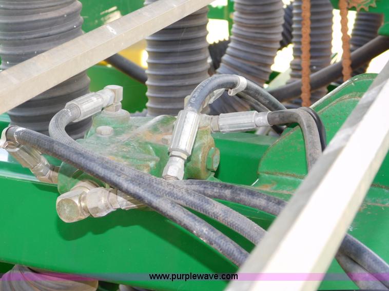 image for item AQ9670 John Deere 1535 grain drill