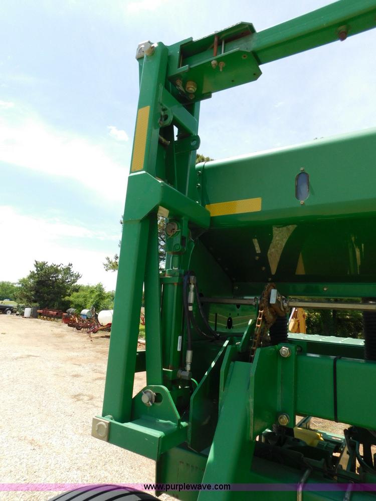 image for item AQ9670 John Deere 1535 grain drill