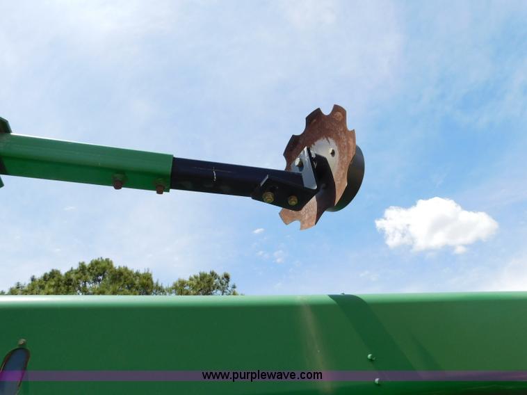 image for item AQ9670 John Deere 1535 grain drill