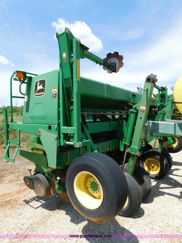 image for item AQ9670 John Deere 1535 grain drill