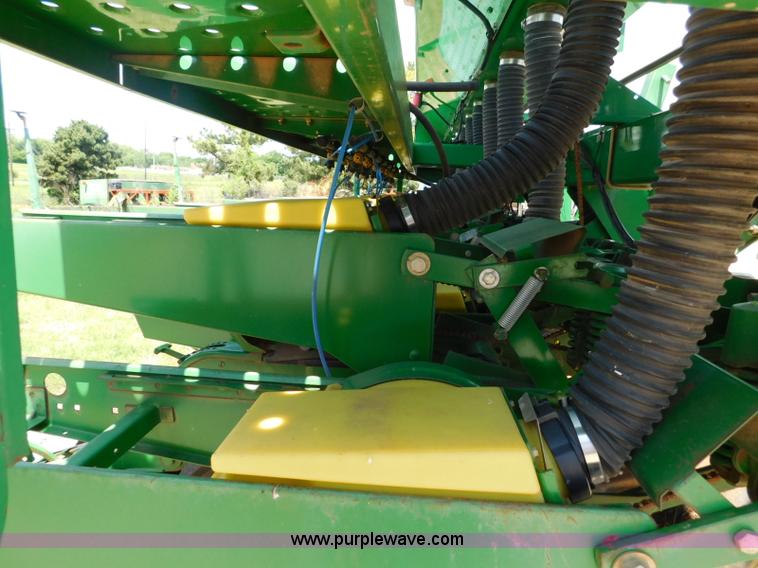 image for item AQ9670 John Deere 1535 grain drill