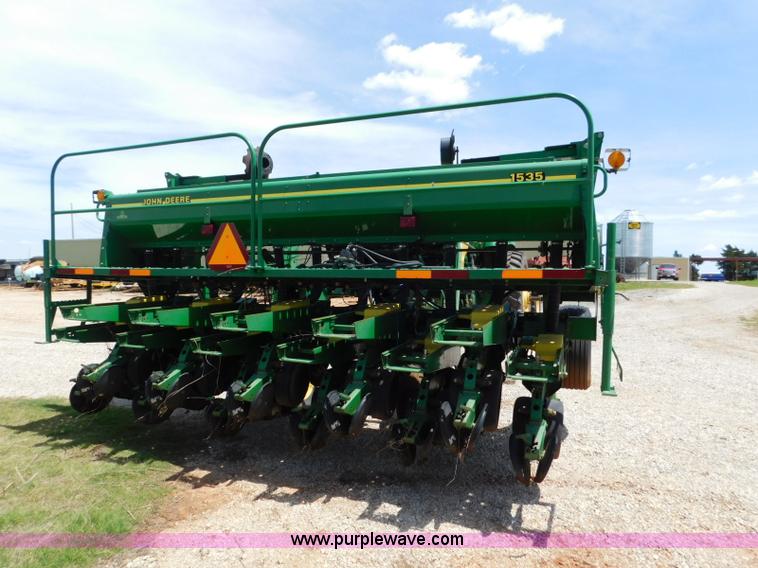 image for item AQ9670 John Deere 1535 grain drill