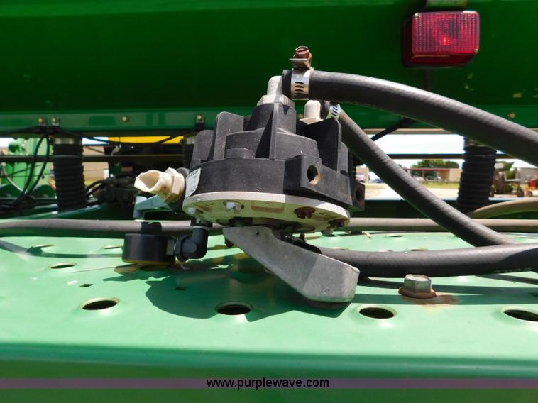 image for item AQ9670 John Deere 1535 grain drill