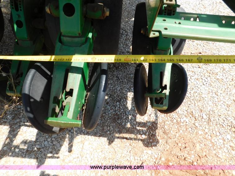 image for item AQ9670 John Deere 1535 grain drill