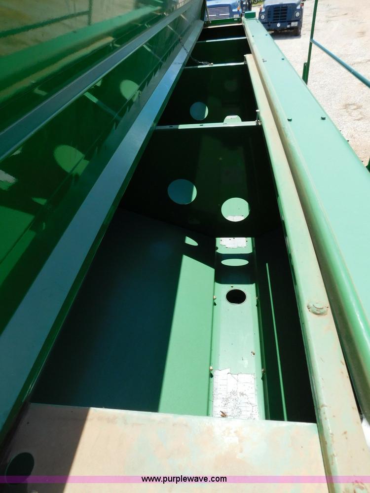 image for item AQ9670 John Deere 1535 grain drill