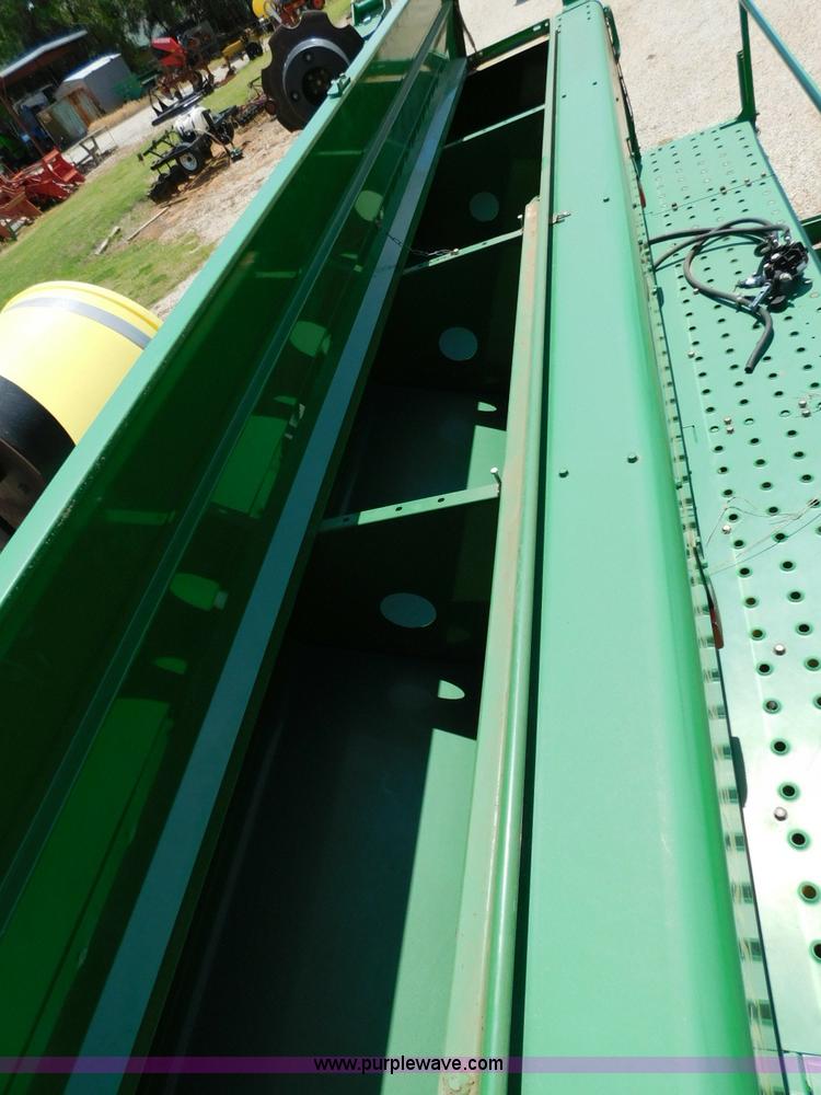 image for item AQ9670 John Deere 1535 grain drill