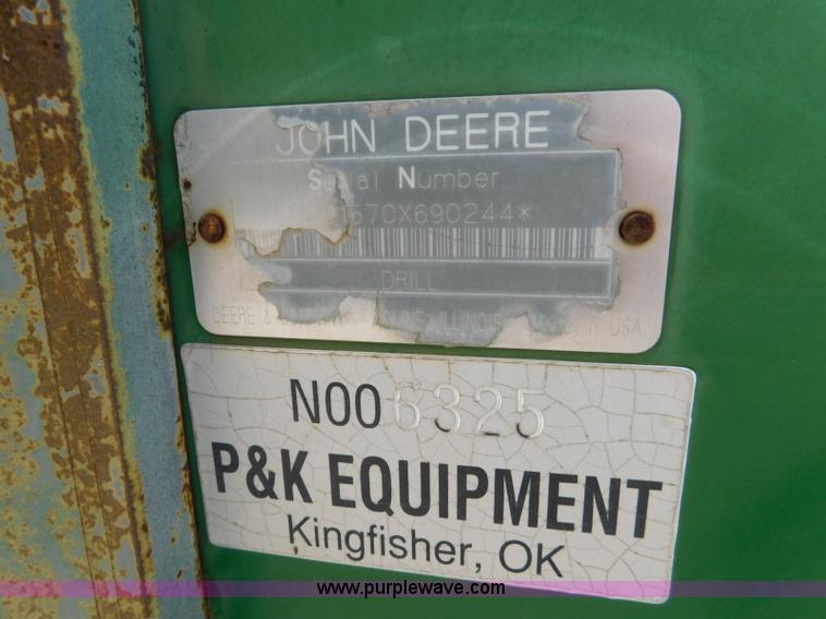 image for item AQ9670 John Deere 1535 grain drill