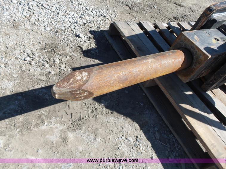 image for item AQ9676 Striker hydraulic breaker