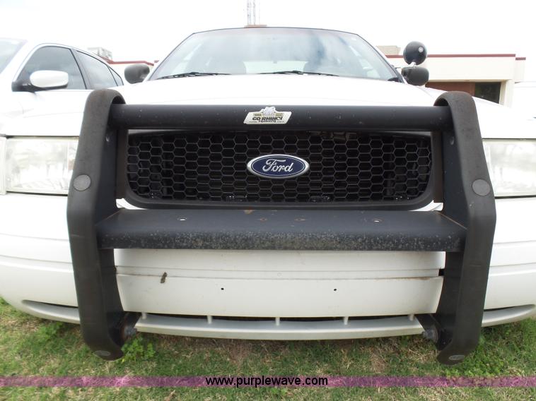 image for item AQ9680 2004 Ford Crown Victoria Police Interceptor