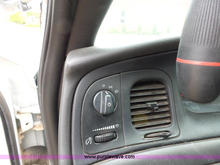 image for item AQ9680 2004 Ford Crown Victoria Police Interceptor