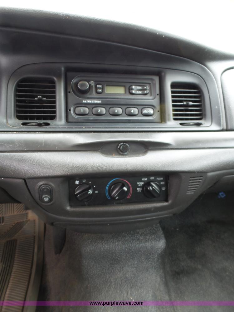 image for item AQ9680 2004 Ford Crown Victoria Police Interceptor