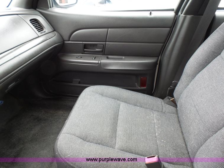 image for item AQ9680 2004 Ford Crown Victoria Police Interceptor