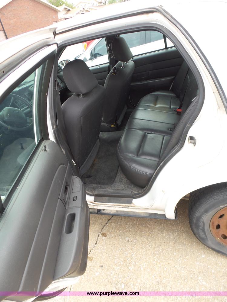 image for item AQ9680 2004 Ford Crown Victoria Police Interceptor