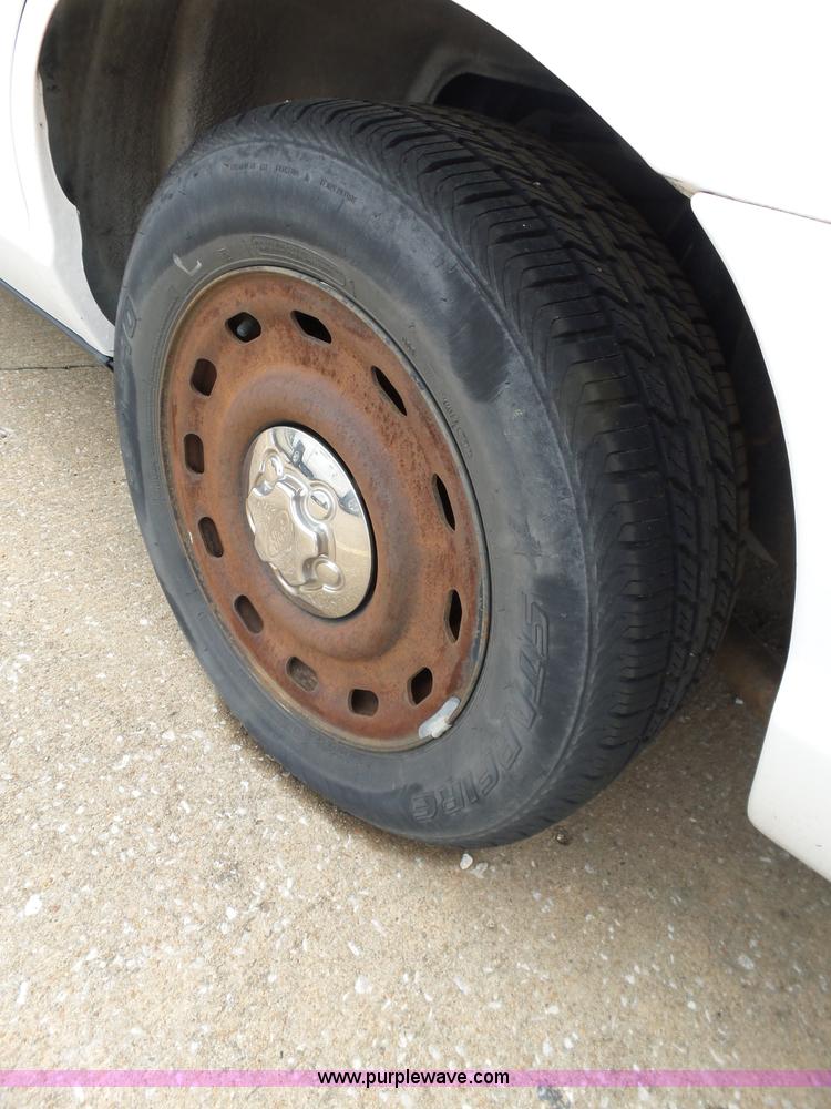 image for item AQ9680 2004 Ford Crown Victoria Police Interceptor