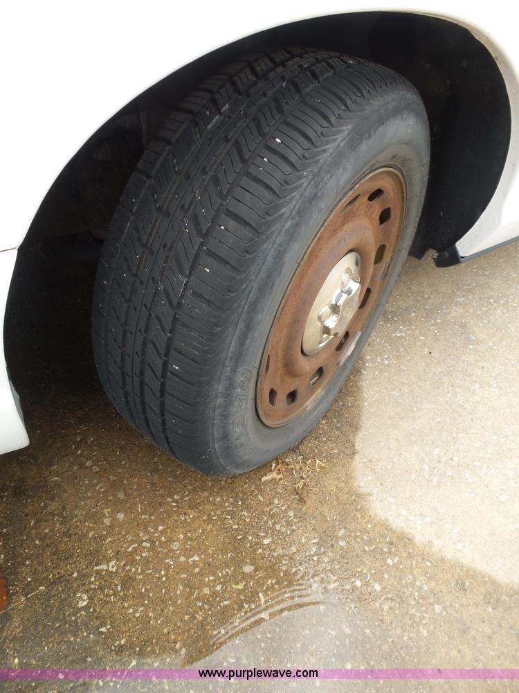 image for item AQ9680 2004 Ford Crown Victoria Police Interceptor