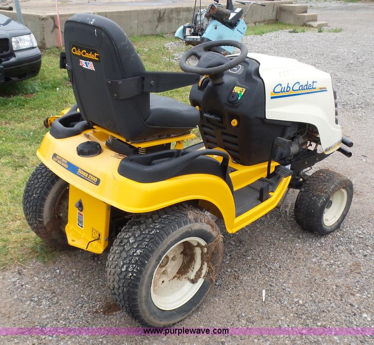 image for item AQ9683 Cub Cadet GT2550 lawn mower