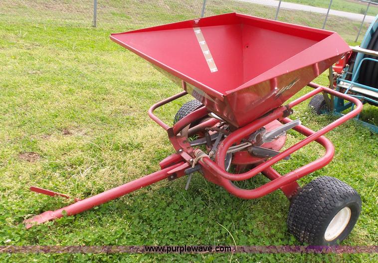 image for item AQ9686 Lely spreader