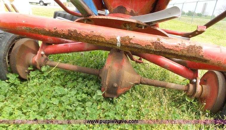 image for item AQ9686 Lely spreader