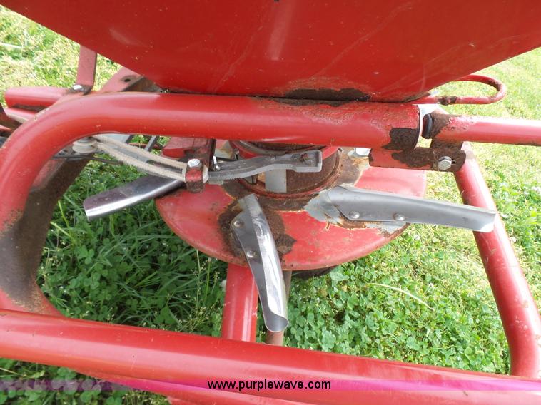 image for item AQ9686 Lely spreader