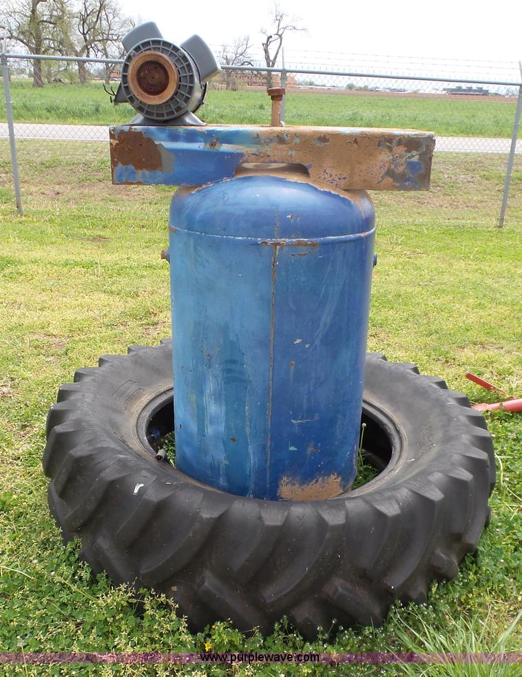 image for item AQ9688 Wood compressor