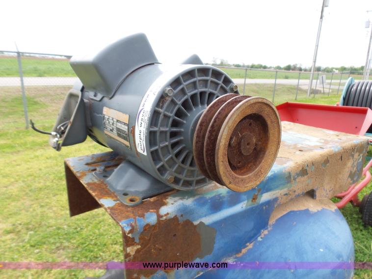 image for item AQ9688 Wood compressor