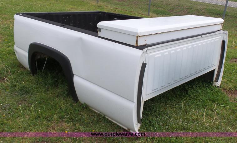 image for item AQ9689 Pickup truck bed