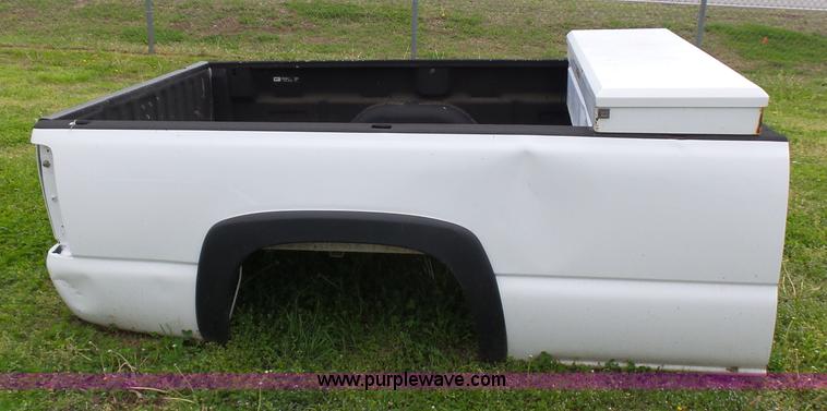 image for item AQ9689 Pickup truck bed