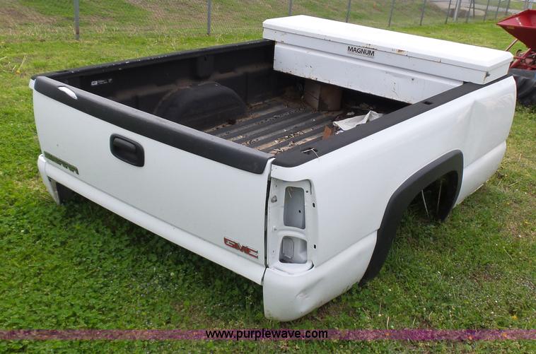 image for item AQ9689 Pickup truck bed