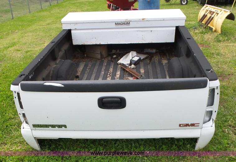 image for item AQ9689 Pickup truck bed