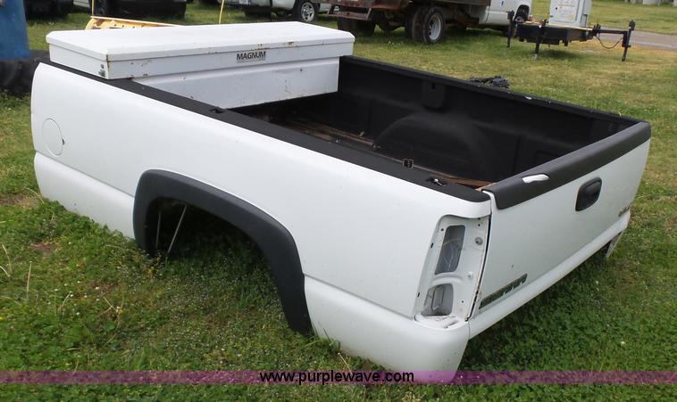 image for item AQ9689 Pickup truck bed