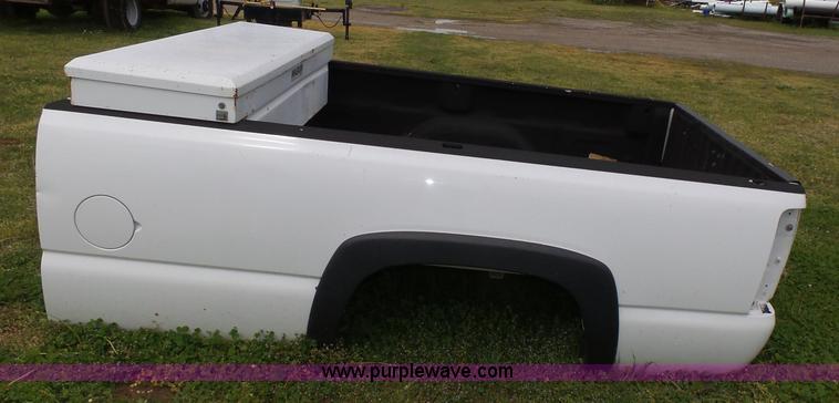 image for item AQ9689 Pickup truck bed