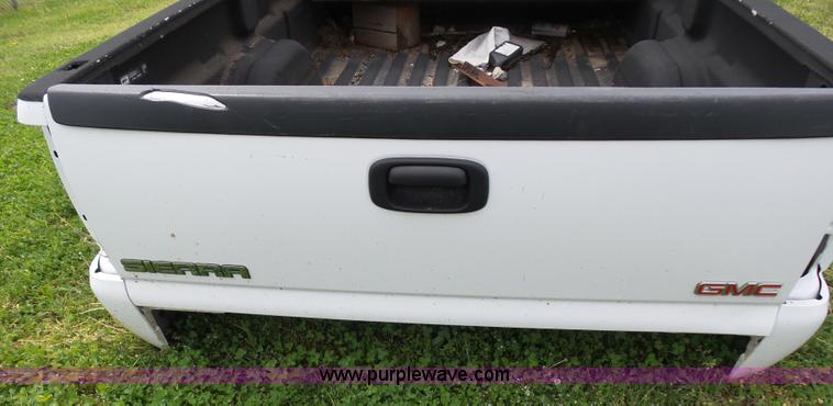 image for item AQ9689 Pickup truck bed