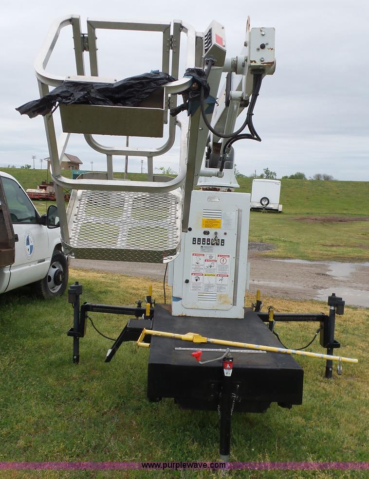 image for item AQ9690 2007 Armlift aerial lift