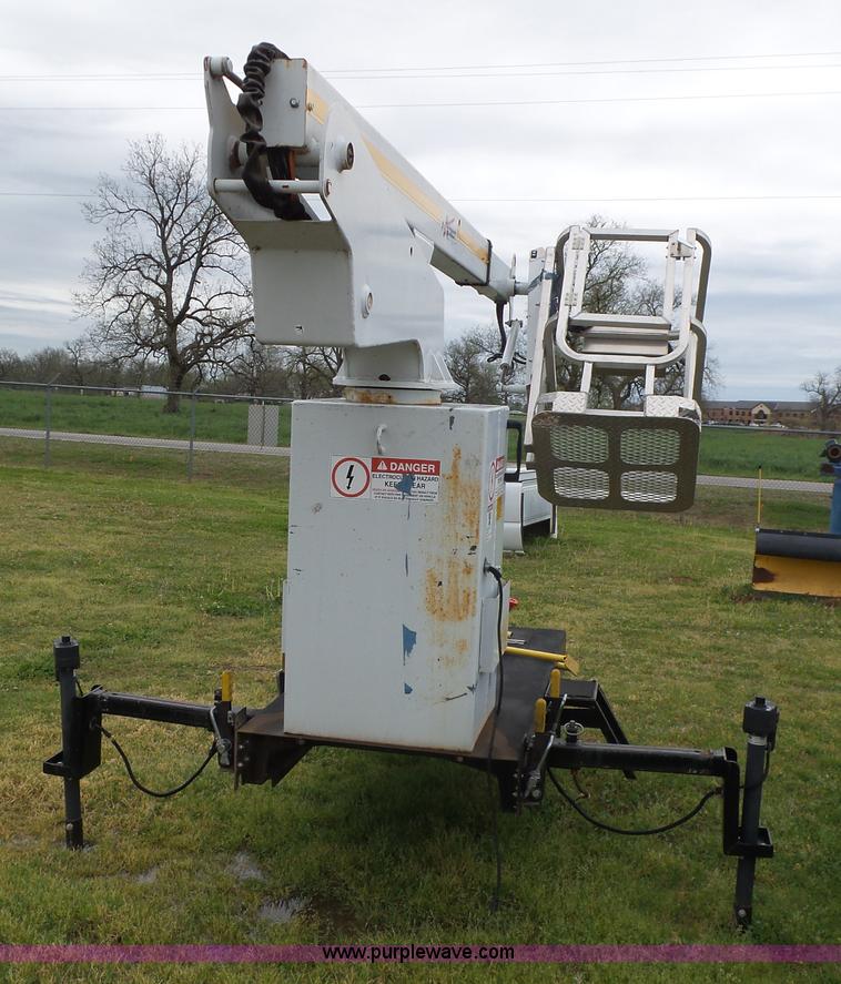 image for item AQ9690 2007 Armlift aerial lift