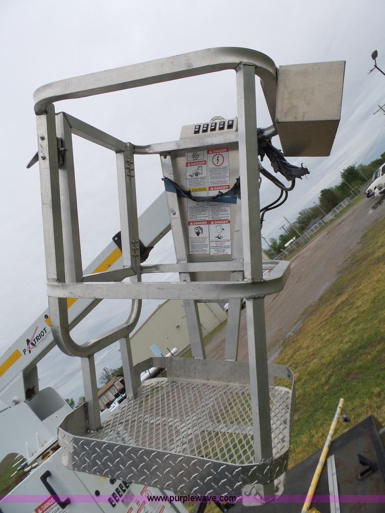 image for item AQ9690 2007 Armlift aerial lift