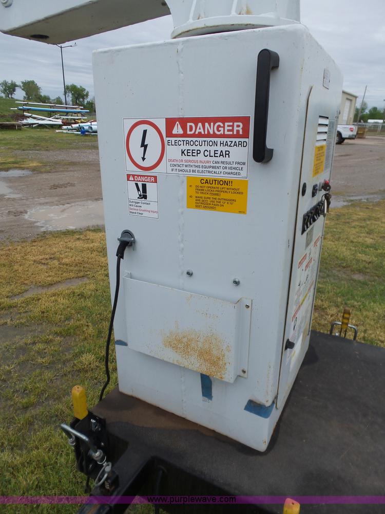 image for item AQ9690 2007 Armlift aerial lift