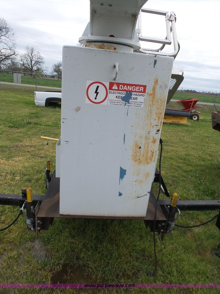 image for item AQ9690 2007 Armlift aerial lift