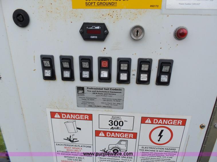 image for item AQ9690 2007 Armlift aerial lift