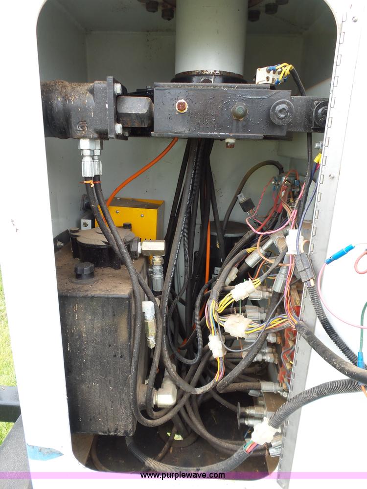 image for item AQ9690 2007 Armlift aerial lift