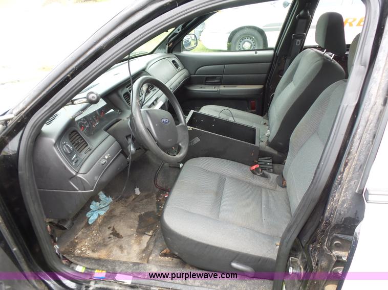 image for item AQ9691 2009 Ford Crown Victoria Police Interceptor