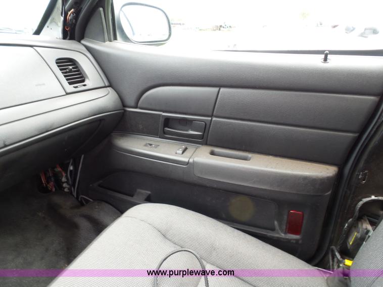 image for item AQ9691 2009 Ford Crown Victoria Police Interceptor